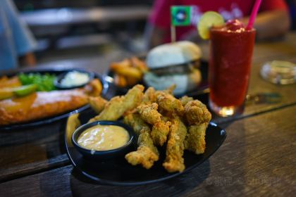 The Irish Embassy Pub, Restaurant and Sports Bar