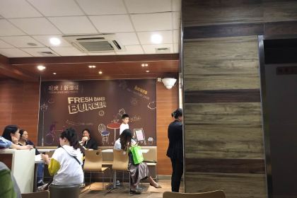 华莱士(首一店)