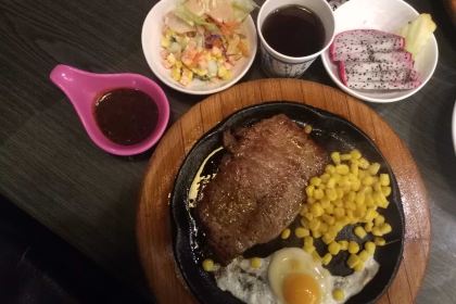 豪客来牛排(步行街店)