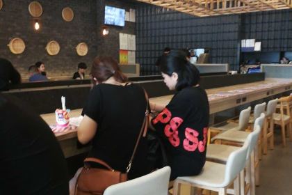 呷哺呷哺（凱薈廣場店）