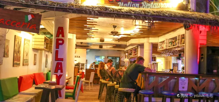 Aplaya the Beach Bar & Italian Food