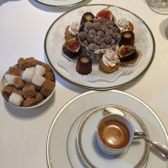 L'AMBROISIE User Photo