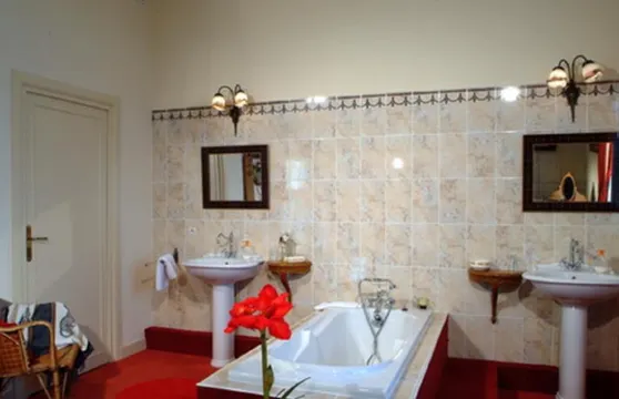 蒂洛魯格住宿加早餐旅館