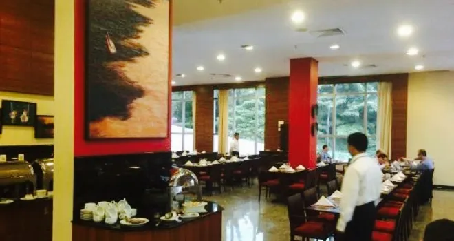 Restaurante Naia - Hotel Holiday Inn