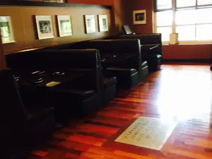 Legends Sports Bar & Grill
