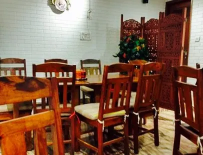 Dekhang Cafe And Restaurant