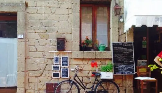 Vino al Vino Enoteca di Sovana