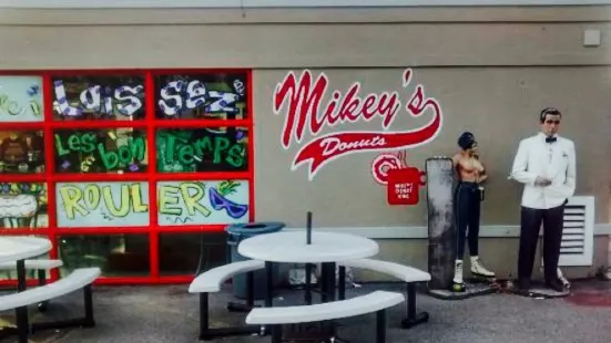 Mikey's Donuts- New Roads