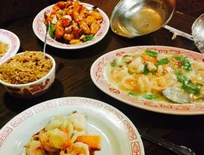 Golden Hunan Restaurant & Lounge