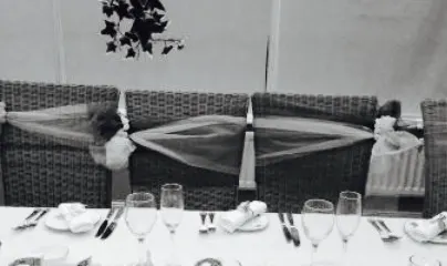 The Three Horseshoes