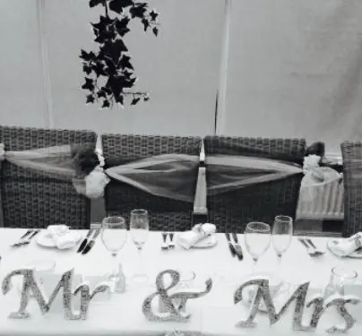 The Three Horseshoes