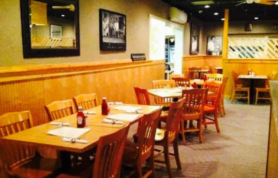 Carriage Towne Bar & Grille