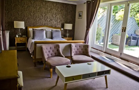 查爾頓武器酒店