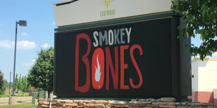 Smokey Bones Lansing