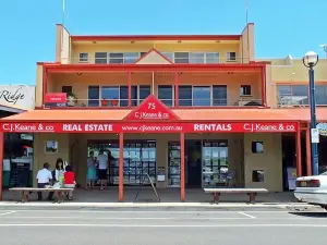 Apollo Bay Hotel