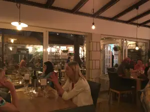 Peppers Eatery