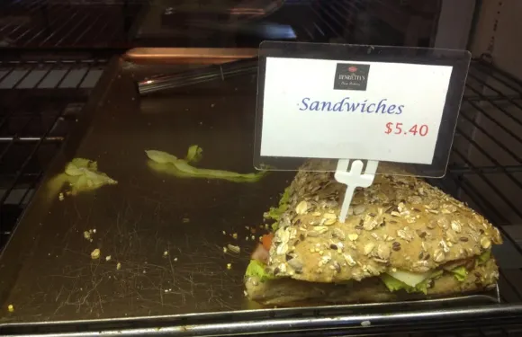 Henrietta's Pine Bakery ,Dwight