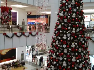 Camarões Midway Mall