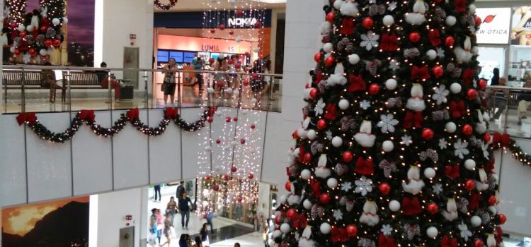 Camarões Midway Mall