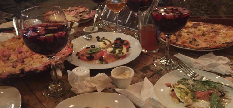 Woods Pizza & Beer Garden