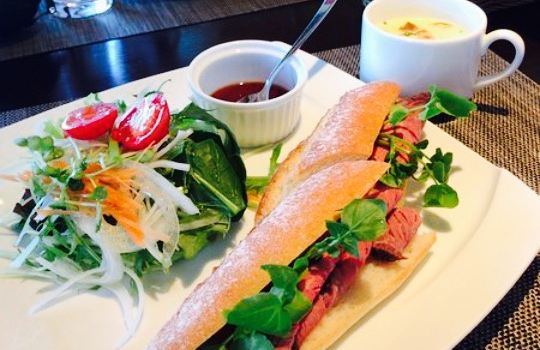Hanamizuki Restaurant & Cafe