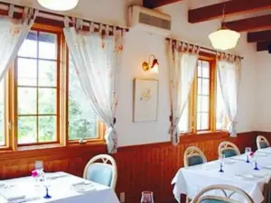 Bistro C4
