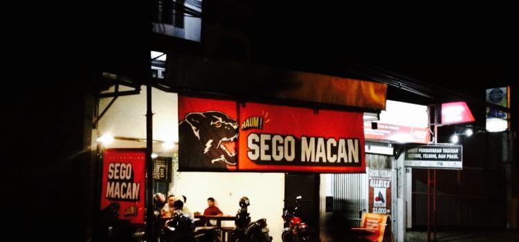 Angkringan Sego Macan