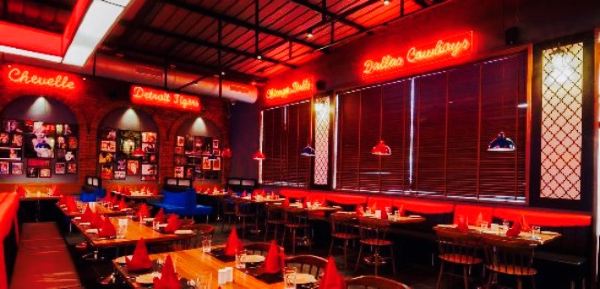 Pepperazzi, the diner.