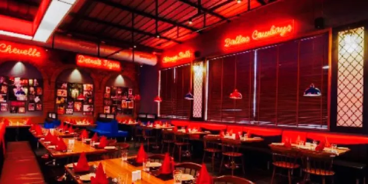 Pepperazzi, the diner.