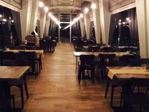 L-istazzjon Cafe' & Eatery