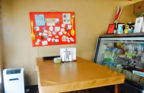 The Brown Bag Eatery