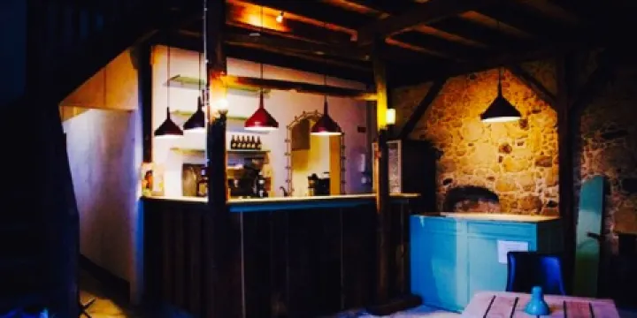 Mo Vegetarian Bistro