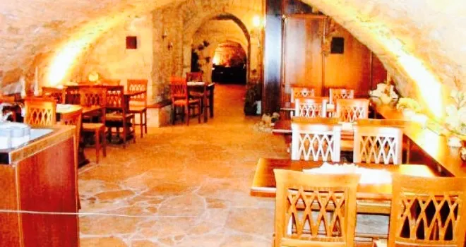 Syrtaki Greek Restaurant
