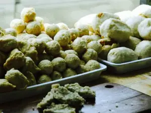 Pempek Embool