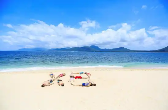 Hotels near Jiajing Island
