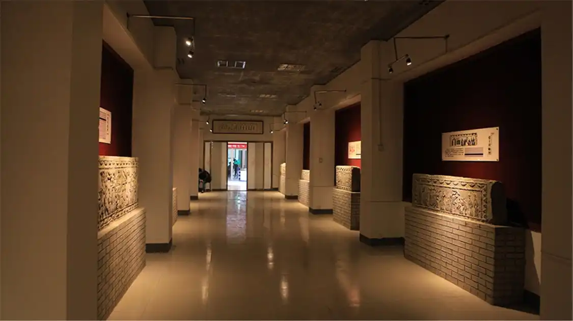 Hotels near Handaikongzi Ancestral Hall