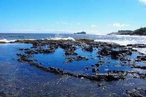 Kaihalulu (Red Sand) Beach