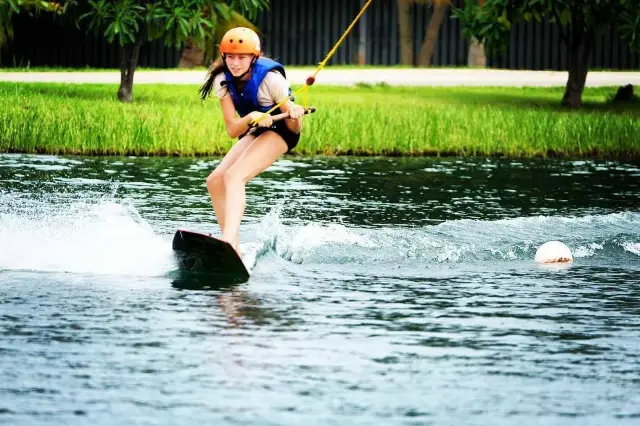 Surfing in Pattaya