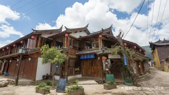 Baisha/Shuhe Ancient Town, Black Dragon Pool, Lashi Sea, Naxi Village Private Tour