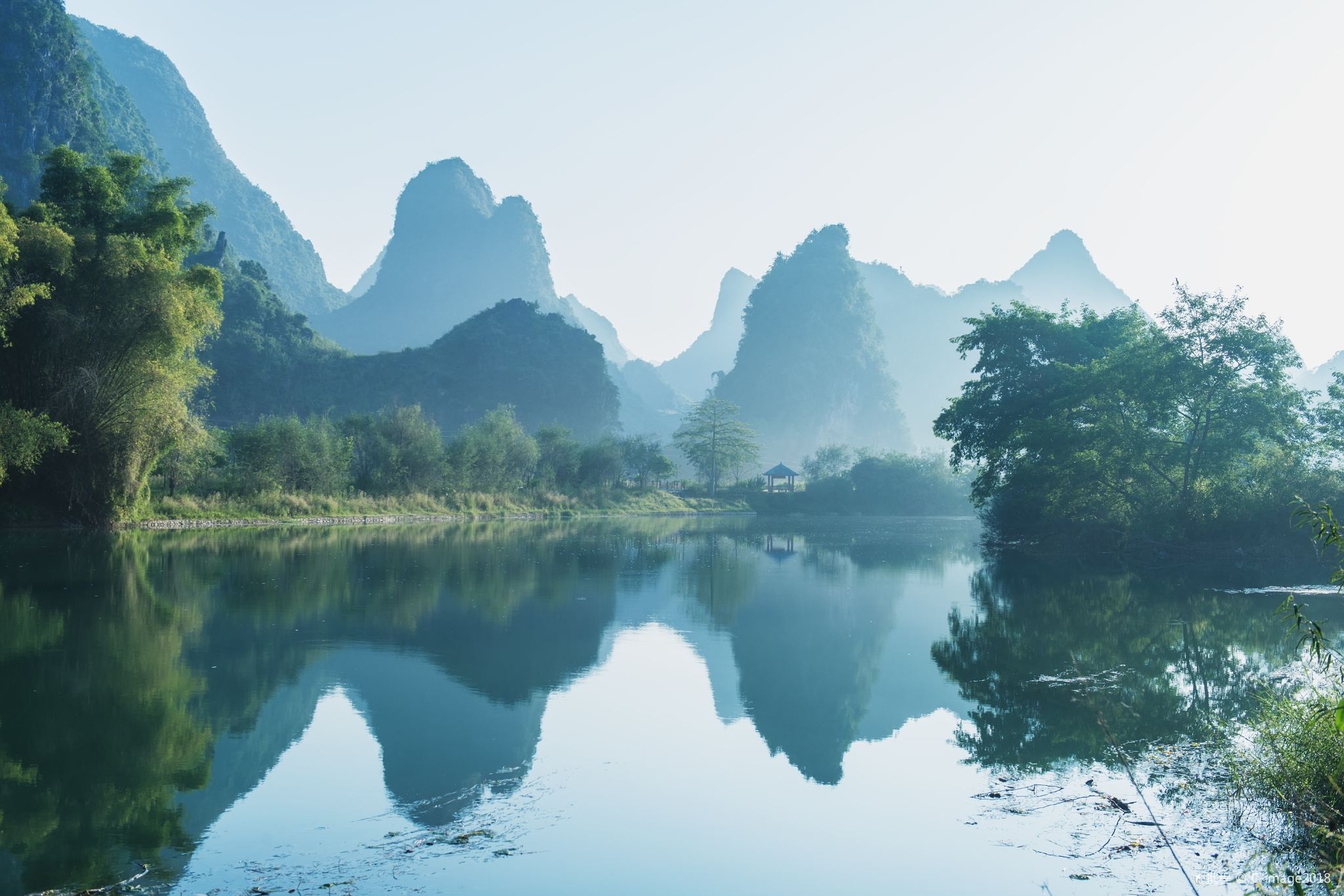 Guilin + Yangshuo Li River Scenic Area 1-day Tour (4-star Cruise + Optional Attractions + English-speaking Guide)