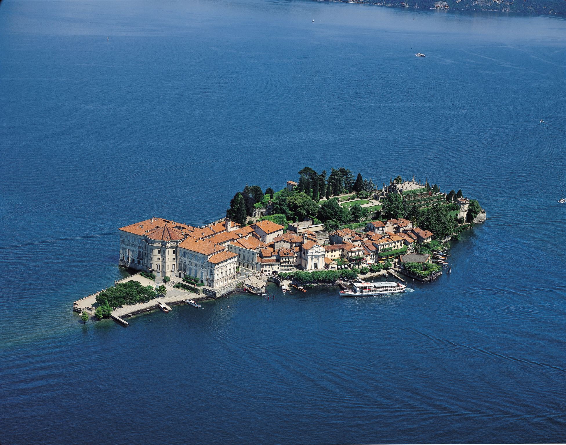 タオルミーナ+ベッラ島+カステルモーラ ワンデーツアー【リゾート地|貸切チャーター専用ライン】