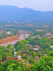 พระธาตุพูสี