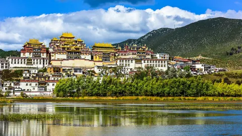 Shangri-La Travel Guide 2026: Top Attractions, Local Food & Travel
