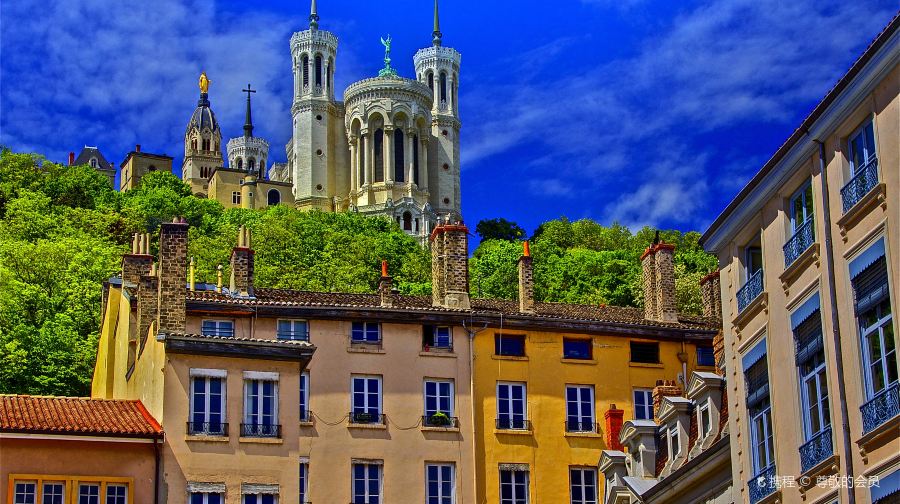 里昂老城+里昂人壁畫+沃土廣場+白萊果廣場聖尼濟耶教堂