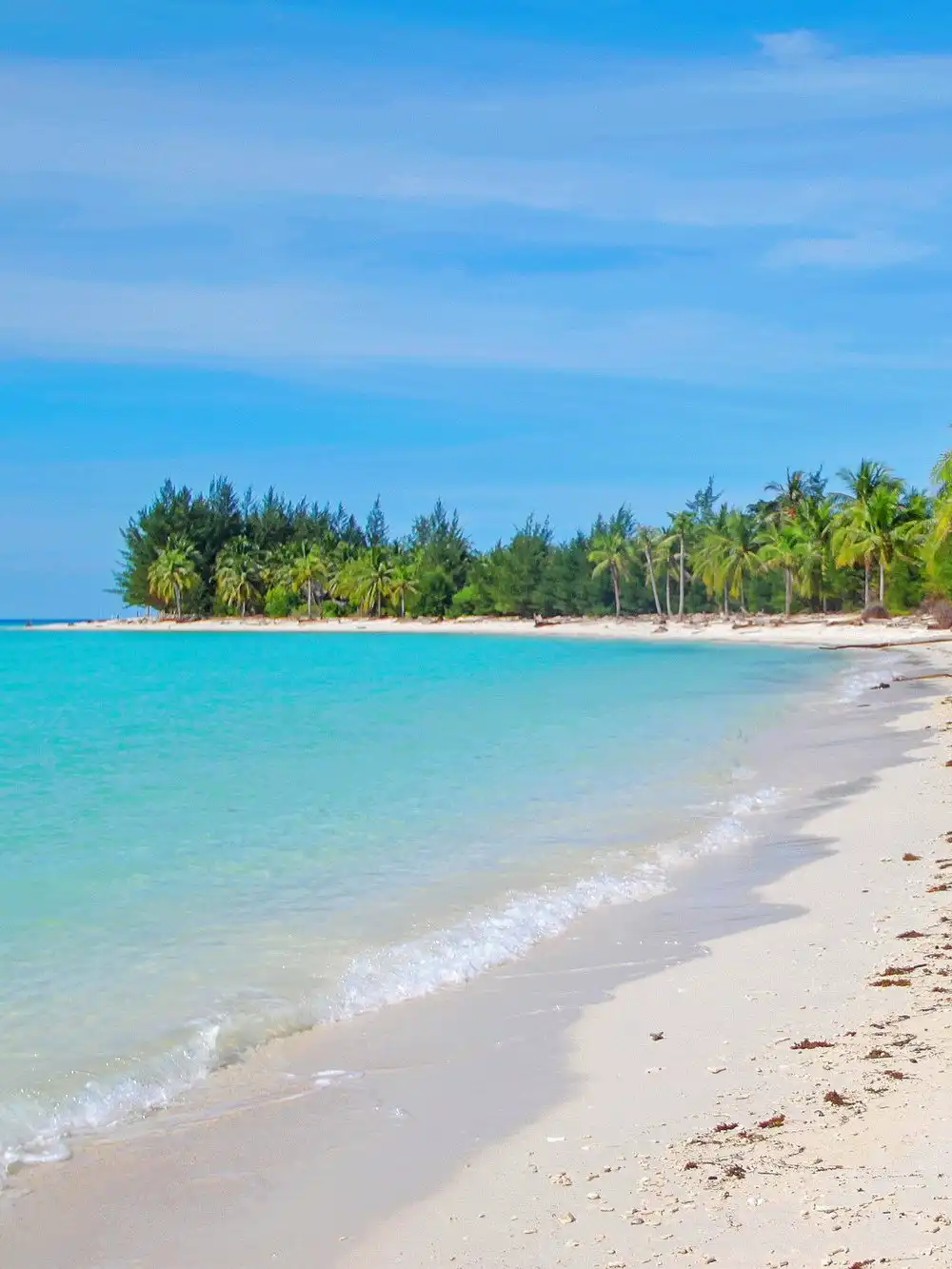 Hotels near Mantanani Islands