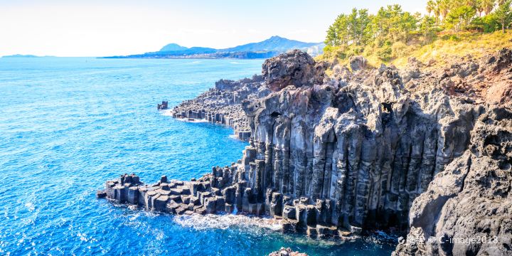 Daepo Jusangjeolli Cliff