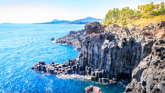 Daepo Jusangjeolli Cliff