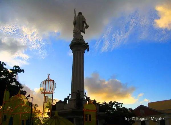 Plaza de Colon