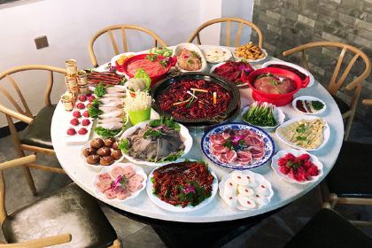 四库全牛油老火锅(空港店)