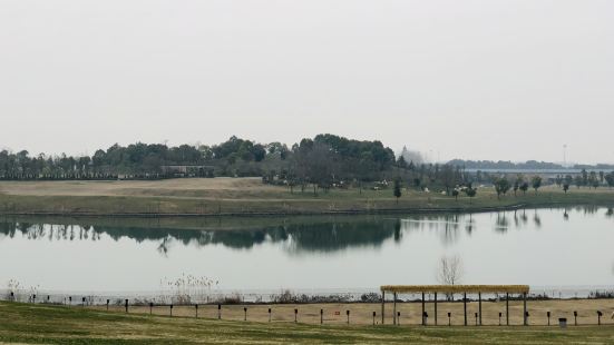 Ginko lake park is a place wor